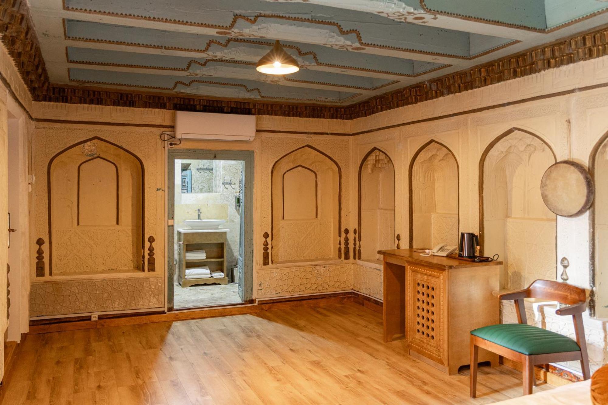 Duston Boutique XIX Century Rooms Bukhara Exterior photo